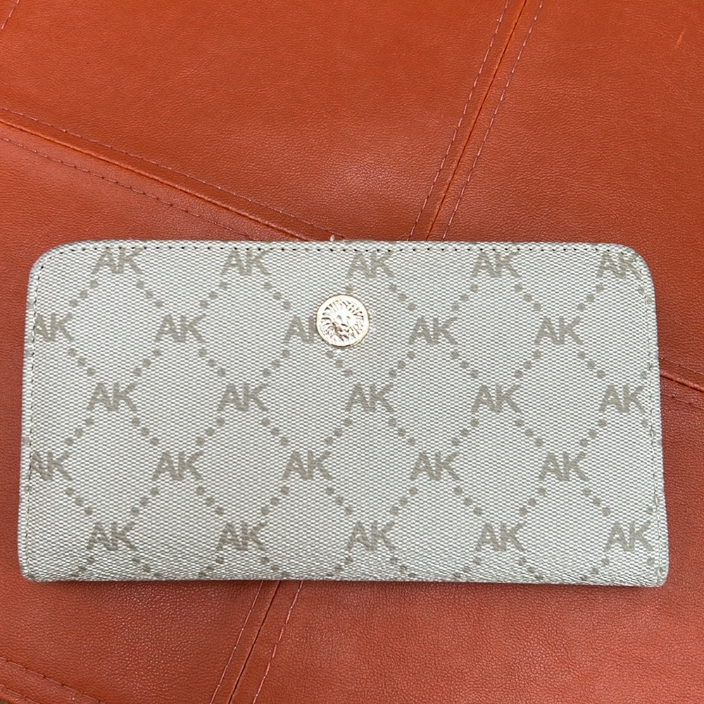 Womens Anne Klein AK Clutch wallet Tan/Beige Logo, vinyl, 14 creditcard ID slots